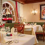 Otel Relais & Chateaux Schwarzmatt 4*