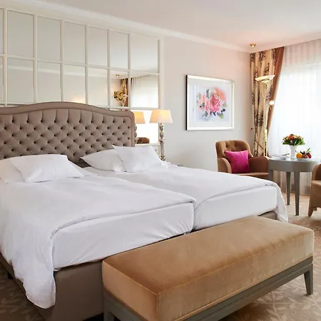 Relais & Chateaux Schwarzmatt Hotel 4*