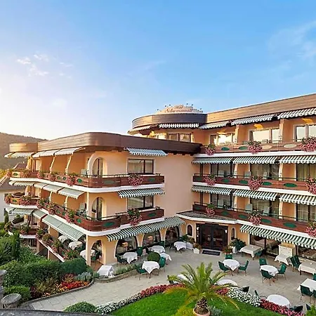 Relais & Chateaux Schwarzmatt فندق